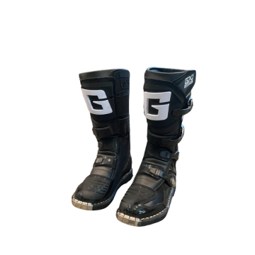 Rental_Boots $7 at first + $2 plus